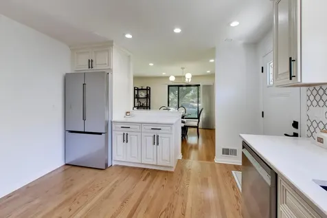 8864 East Prairie Road Skokie IL 60076