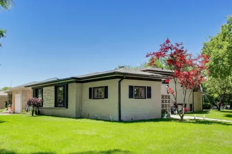 8864 East Prairie Road Skokie IL 60076
