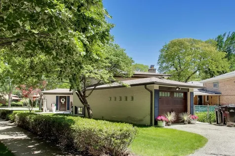 8864 East Prairie Road Skokie IL 60076