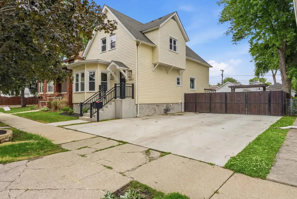 2621 Orchard Street Blue Island IL 60406