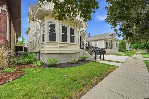 2621 Orchard Street Blue Island IL 60406