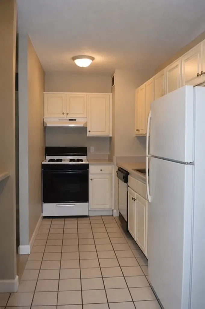 2200 South Stewart Avenue Lombard IL 60148