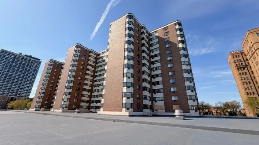 7337 South South Shore Drive Chicago IL 60649