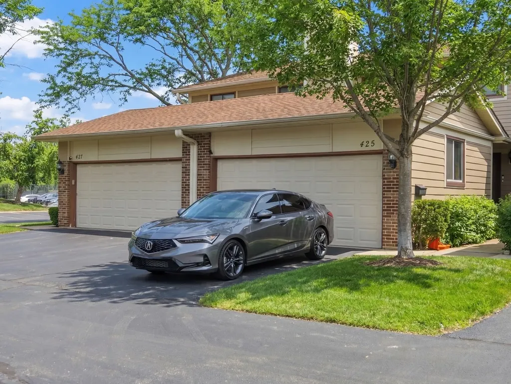 425 East Grouse Lane Deerfield IL 60015