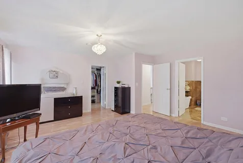 425 East Grouse Lane Deerfield IL 60015