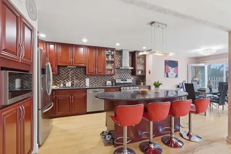 425 East Grouse Lane Deerfield IL 60015