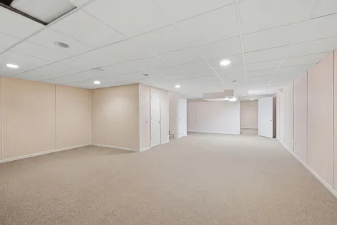 425 East Grouse Lane Deerfield IL 60015