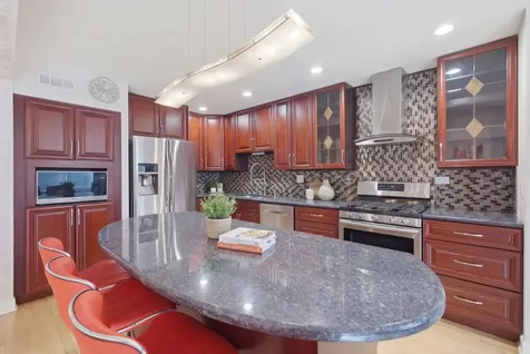 425 East Grouse Lane Deerfield IL 60015