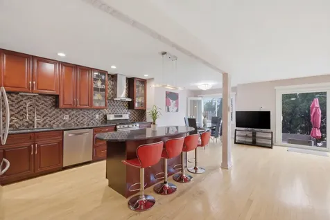 425 East Grouse Lane Deerfield IL 60015