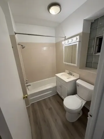 3726 North Clark Street Chicago IL 60613