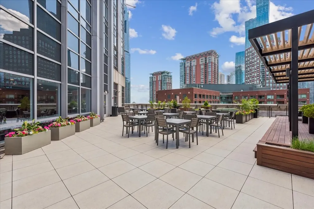 512 North Mcclurg Court Chicago IL 60611