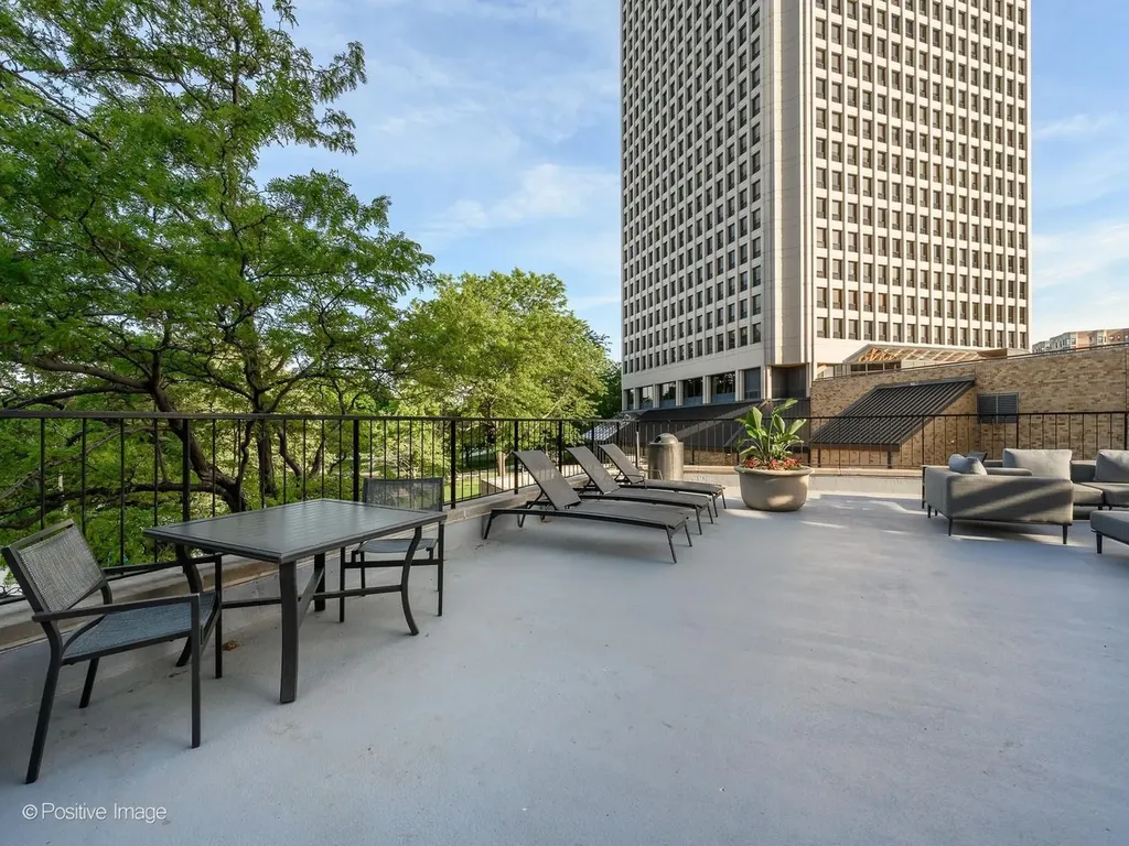 5415 North Sheridan Road Chicago IL 60640