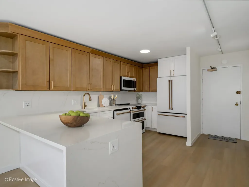 5415 North Sheridan Road Chicago IL 60640