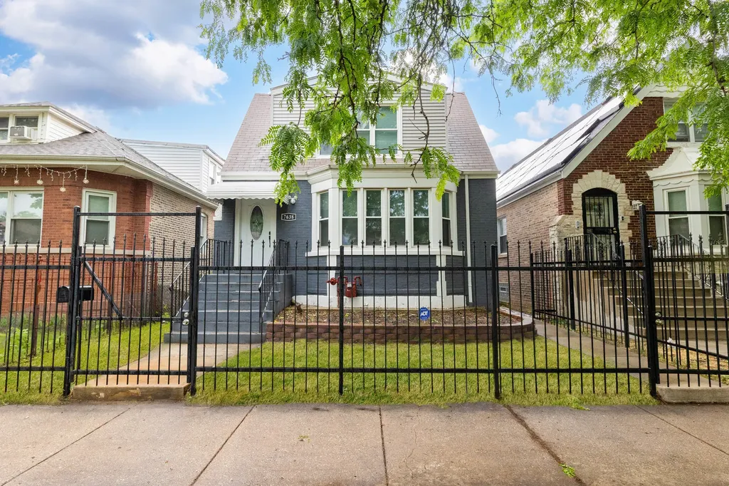 7638 South Laflin Street Chicago IL 60620