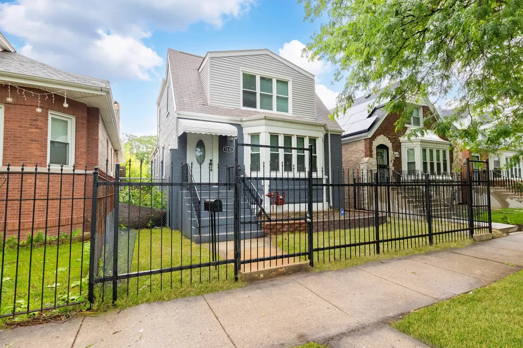 7638 South Laflin Street Chicago IL 60620