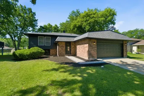 34 Berkshire Drive Wheeling IL 60090