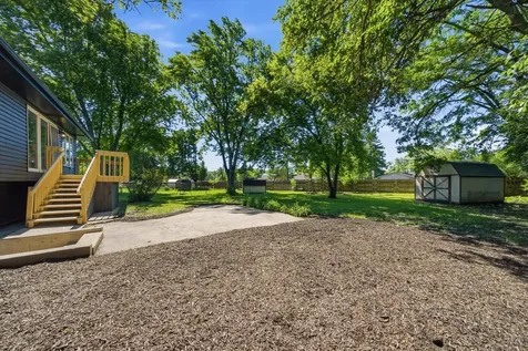 34 Berkshire Drive Wheeling IL 60090