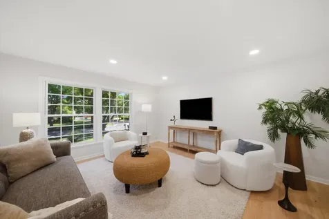 34 Berkshire Drive Wheeling IL 60090
