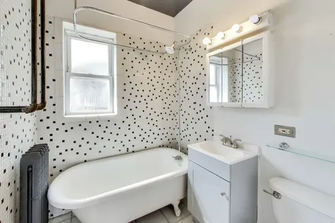5712 North Wayne Avenue Chicago IL 60660