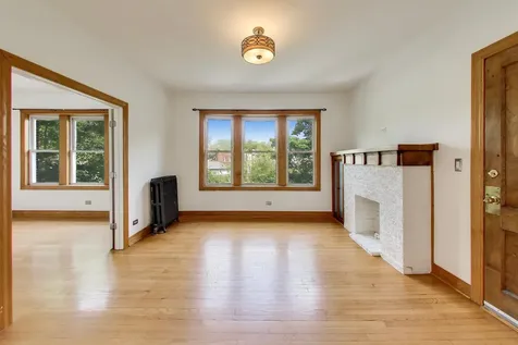5712 North Wayne Avenue Chicago IL 60660