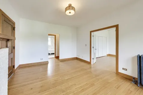 5712 North Wayne Avenue Chicago IL 60660
