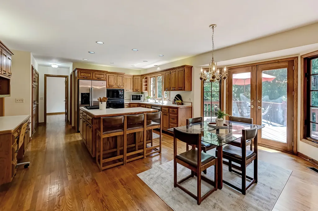 8701 Lake Ridge Drive Darien IL 60561