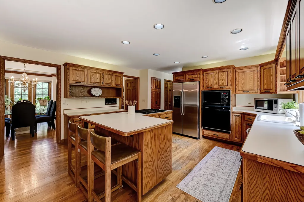 8701 Lake Ridge Drive Darien IL 60561