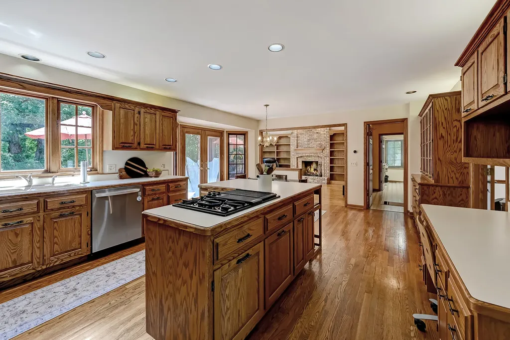 8701 Lake Ridge Drive Darien IL 60561