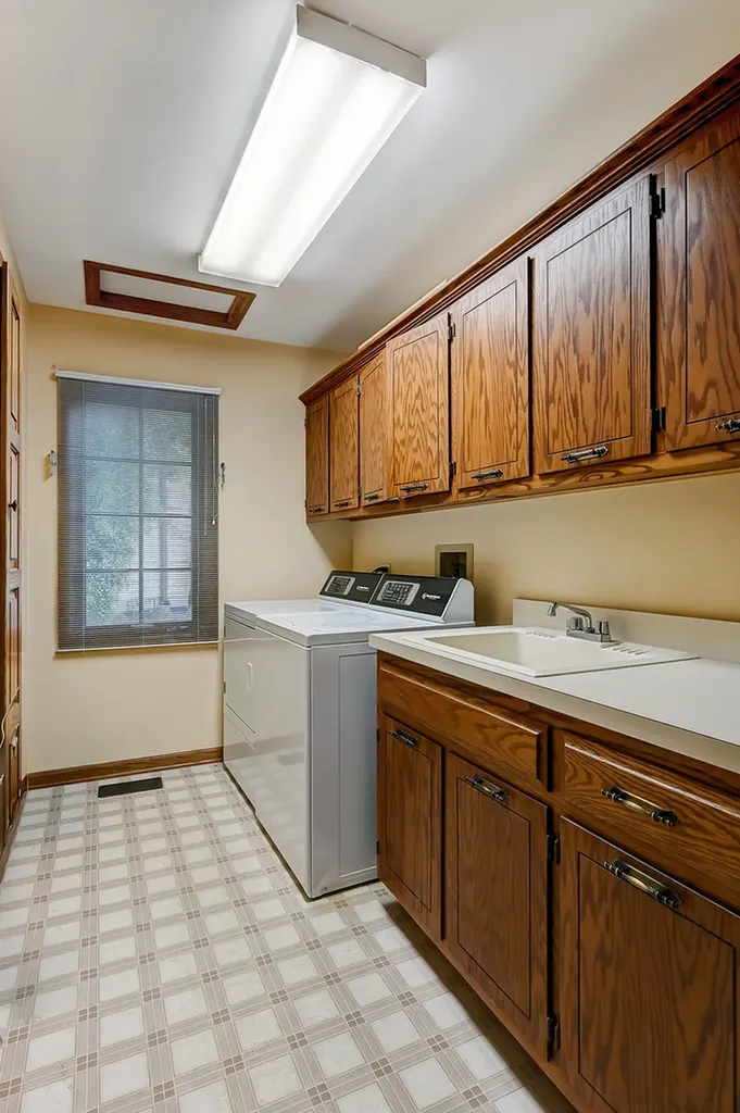 8701 Lake Ridge Drive Darien IL 60561