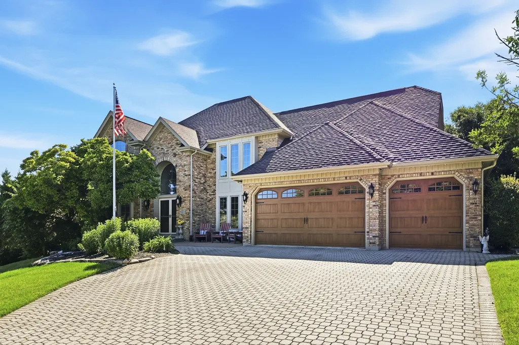 8701 Lake Ridge Drive Darien IL 60561