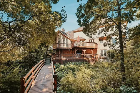 8701 Lake Ridge Drive Darien IL 60561