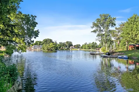 217 Hillside Drive Island Lake IL 60042