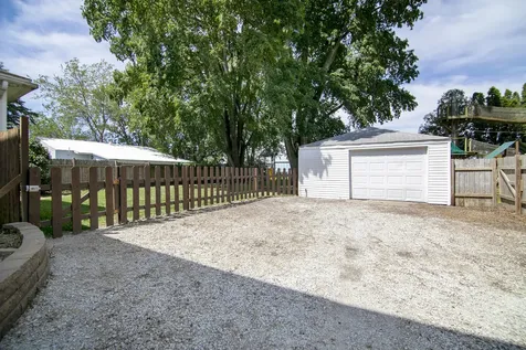 4568 Main Street Kankakee IL 60901