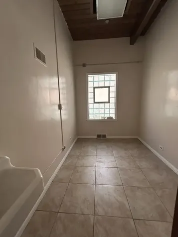 10853 South West Western Avenue Chicago IL 60643