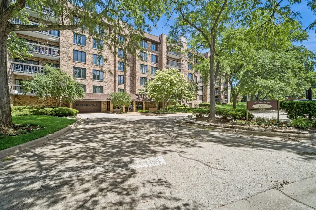 3860 Mission Hills Road Northbrook IL 60062