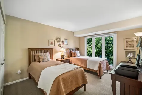3860 Mission Hills Road Northbrook IL 60062