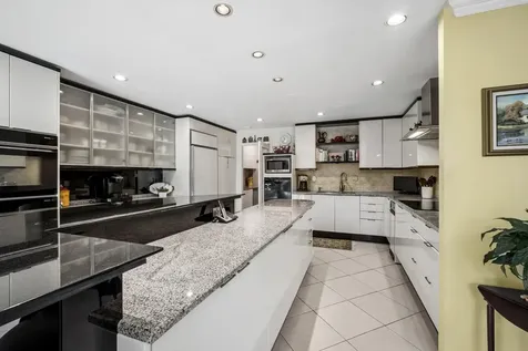 3860 Mission Hills Road Northbrook IL 60062