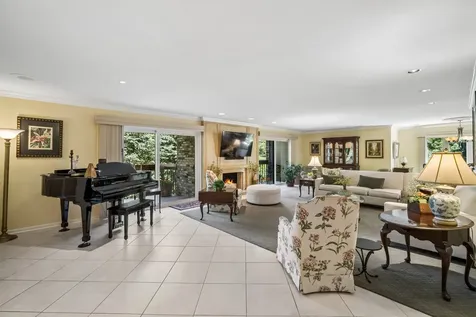 3860 Mission Hills Road Northbrook IL 60062