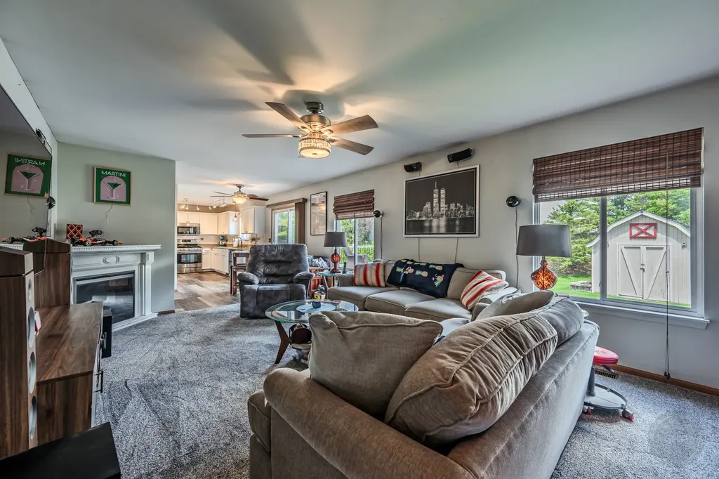 299 Clarendon Lane Bolingbrook IL 60440