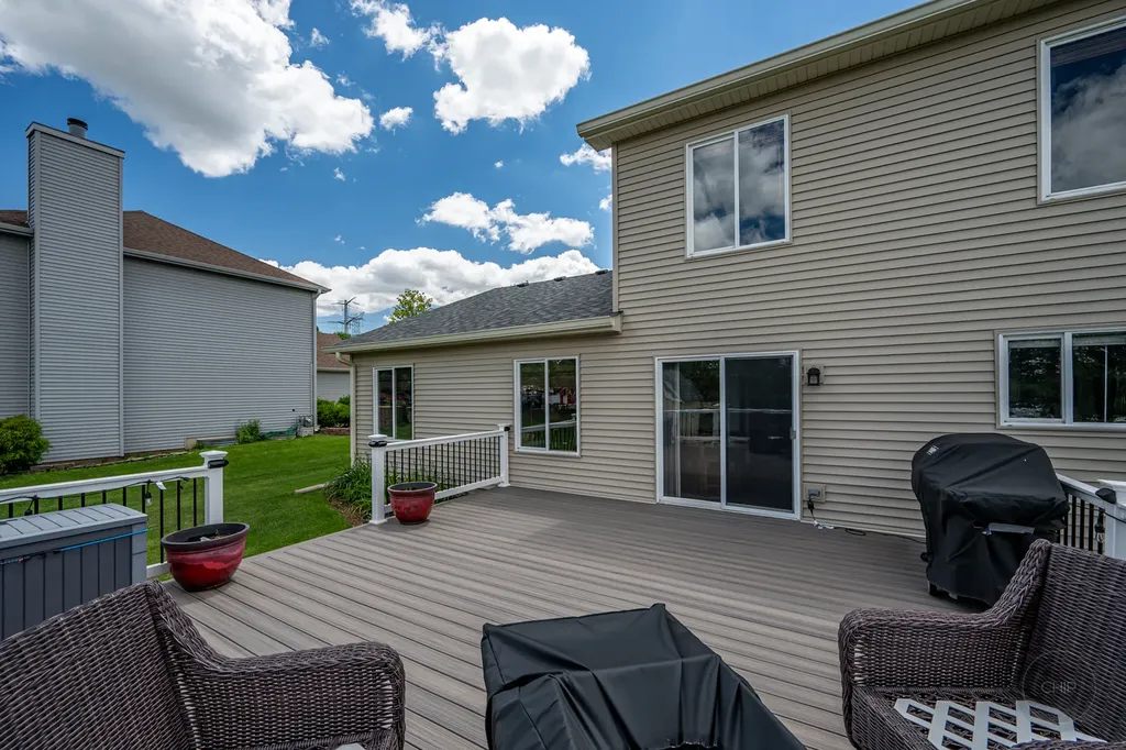 299 Clarendon Lane Bolingbrook IL 60440