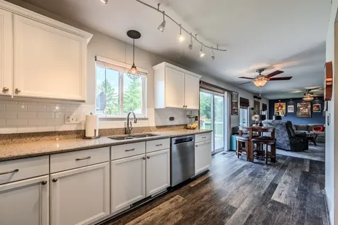 299 Clarendon Lane Bolingbrook IL 60440