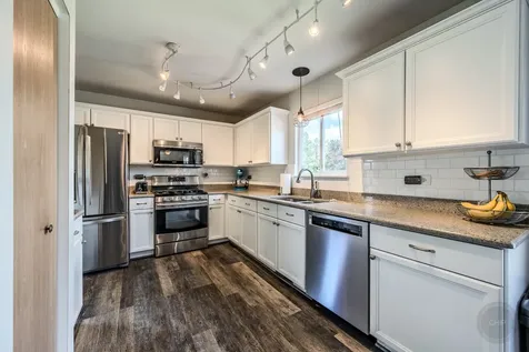 299 Clarendon Lane Bolingbrook IL 60440