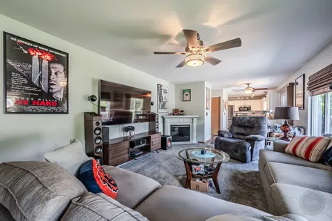 299 Clarendon Lane Bolingbrook IL 60440