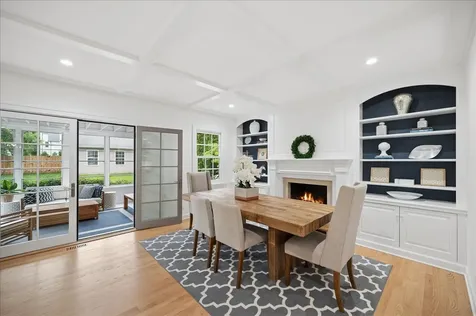 1037 Oak Street Winnetka IL 60093