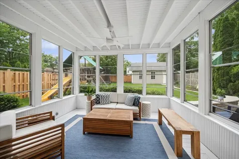 1037 Oak Street Winnetka IL 60093