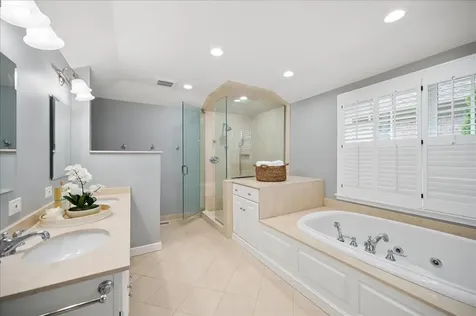 1037 Oak Street Winnetka IL 60093