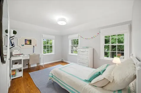 1037 Oak Street Winnetka IL 60093