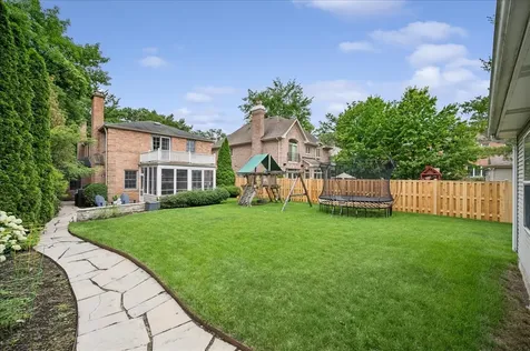 1037 Oak Street Winnetka IL 60093