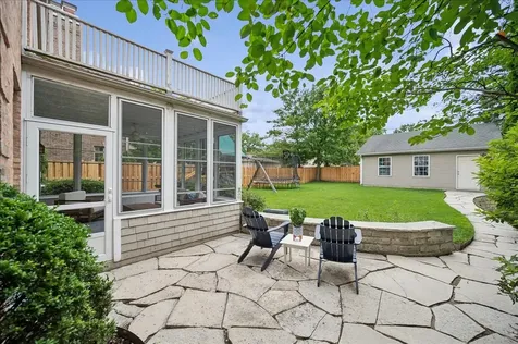 1037 Oak Street Winnetka IL 60093