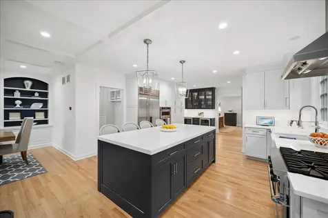 1037 Oak Street Winnetka IL 60093